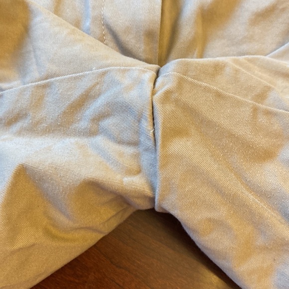 J. CREW shorts Women’s size 2 Chino Broken In Model. Khaki. EUC - Picture 5 of 8